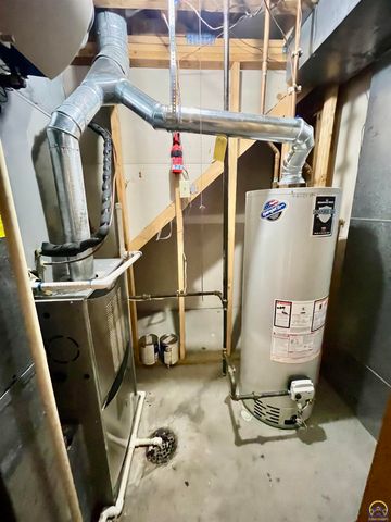 3572 SW Willow Brook DR, Topeka, KS 66614