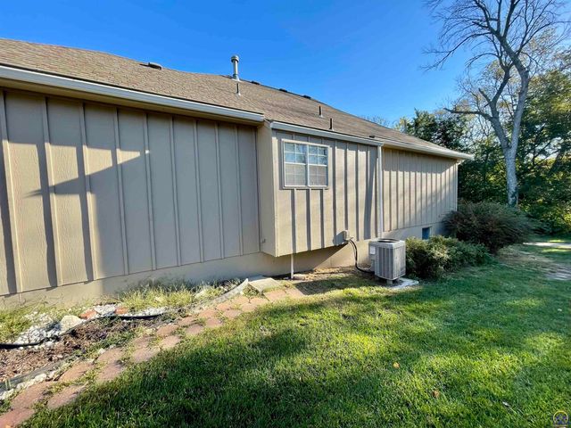 3572 SW Willow Brook DR, Topeka, KS 66614