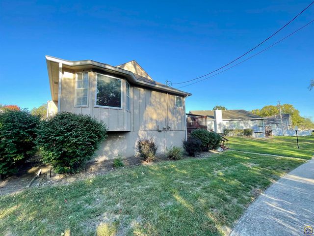 3572 SW Willow Brook DR, Topeka, KS 66614