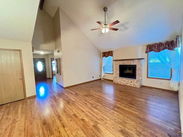 3572 SW Willow Brook DR, Topeka, KS 66614