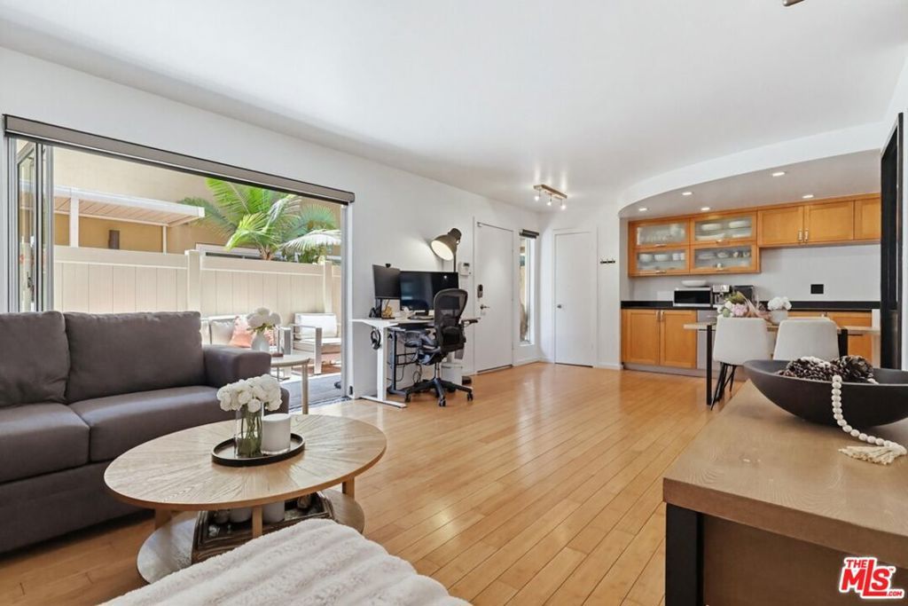 Image 1 of property listing at 970 Palm Avenue 101, West Hollywood, CA 90069