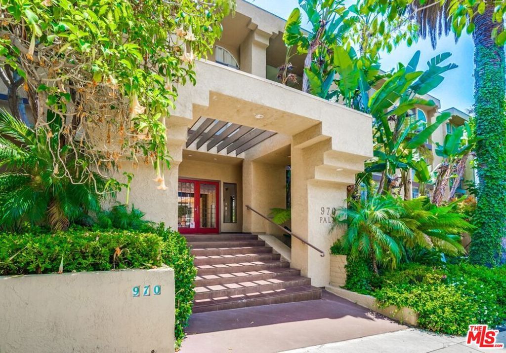 Image 2 of property listing at 970 Palm Avenue 101, West Hollywood, CA 90069