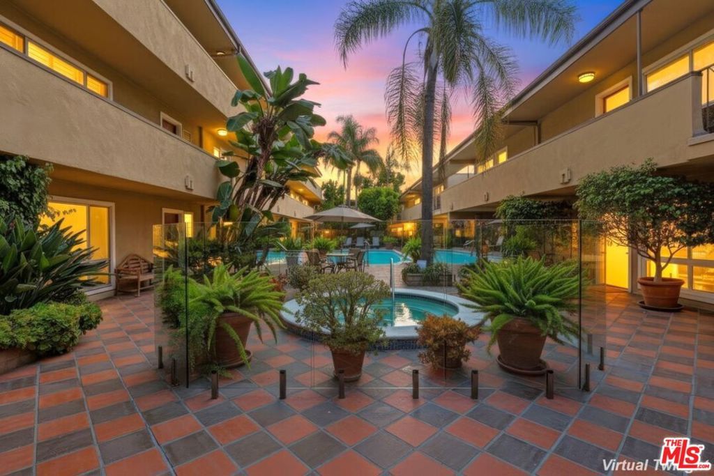 Image 43 of property listing at 970 Palm Avenue 101, West Hollywood, CA 90069