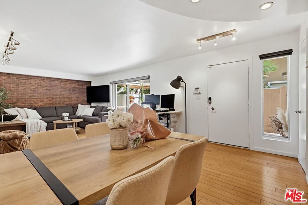 Image 9 of property listing at 970 Palm Avenue 101, West Hollywood, CA 90069