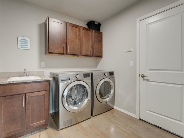 8567 N James Dr, Spokane, WA 99208