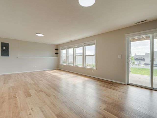 8567 N James Dr, Spokane, WA 99208
