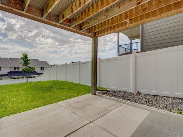 8567 N James Dr, Spokane, WA 99208