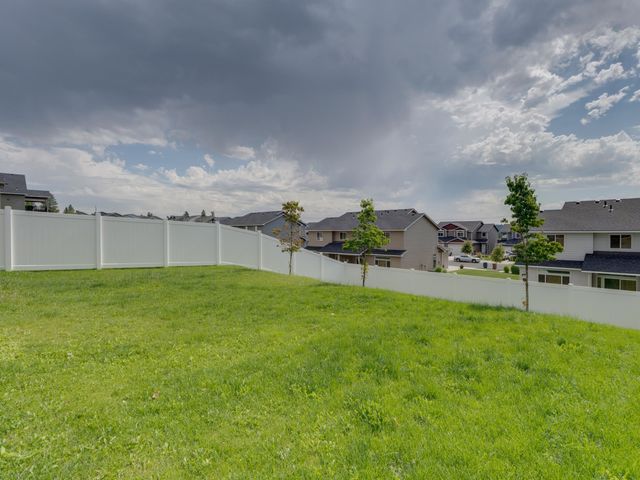 8567 N James Dr, Spokane, WA 99208