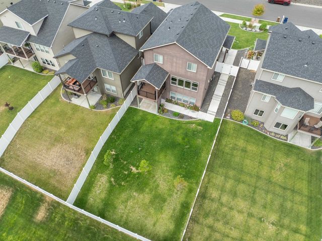 8567 N James Dr, Spokane, WA 99208