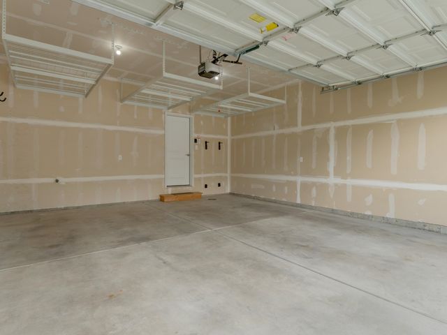 8567 N James Dr, Spokane, WA 99208