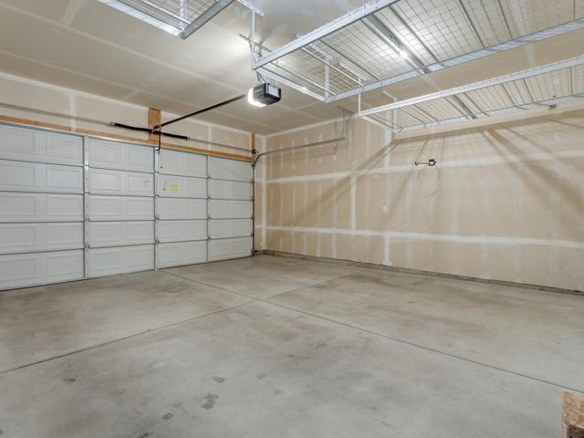 8567 N James Dr, Spokane, WA 99208