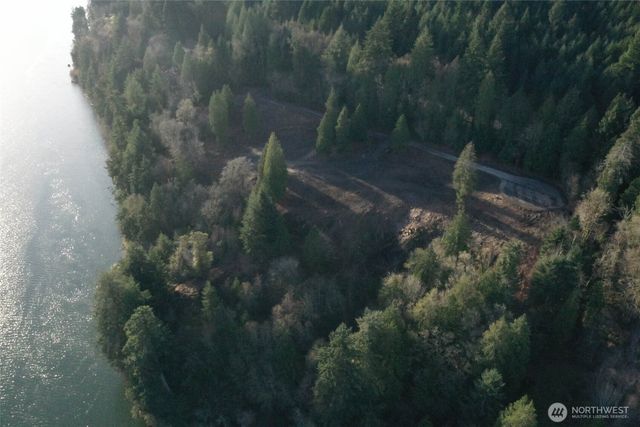 26 Edge Water Drive, Cathlamet, WA 98612