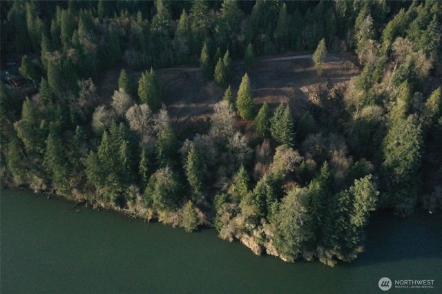 26 Edge Water Drive, Cathlamet, WA 98612