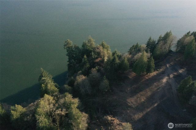 26 Edge Water Drive, Cathlamet, WA 98612