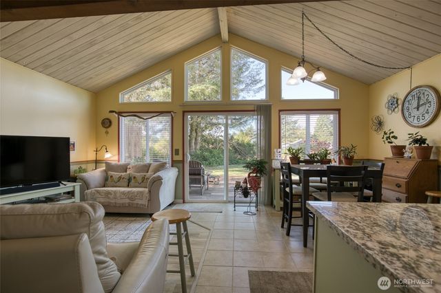 209 Canal Drive SE, Ocean Shores, WA 98569