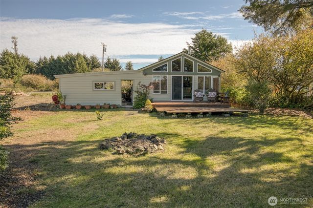 209 Canal Drive SE, Ocean Shores, WA 98569