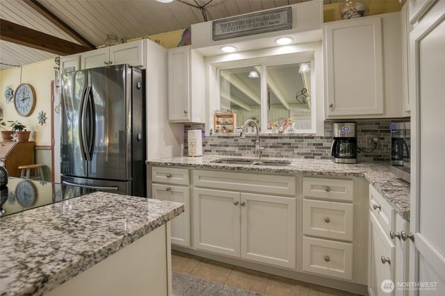 209 Canal Drive SE, Ocean Shores, WA 98569