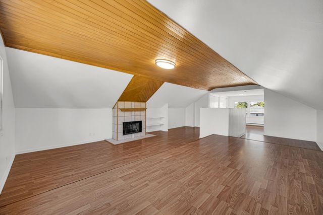 2010 Lincoln Avenue, Whiting, IN 46394