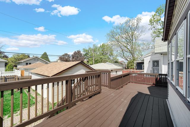 2010 Lincoln Avenue, Whiting, IN 46394