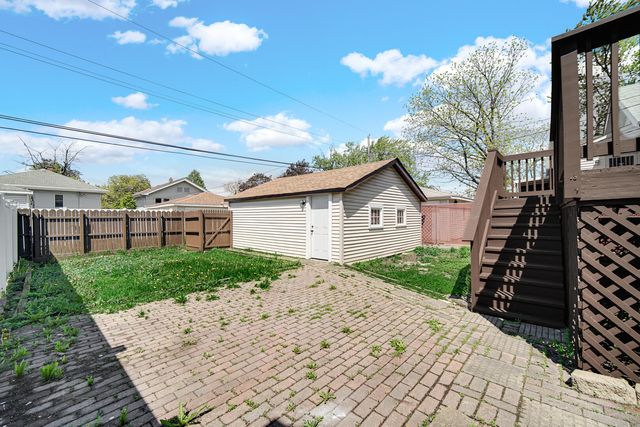 2010 Lincoln Avenue, Whiting, IN 46394