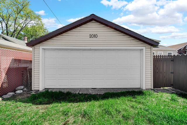 2010 Lincoln Avenue, Whiting, IN 46394
