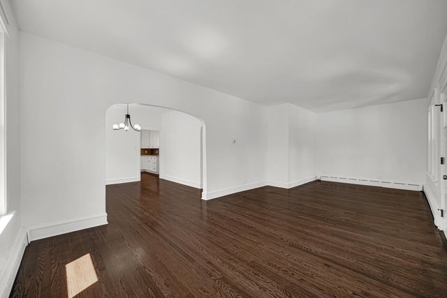 2010 Lincoln Avenue, Whiting, IN 46394