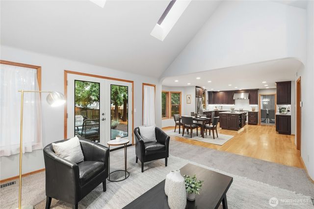 421 SW 335th Street, Federal Way, WA 98023