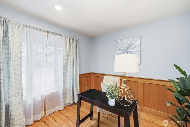 421 SW 335th Street, Federal Way, WA 98023