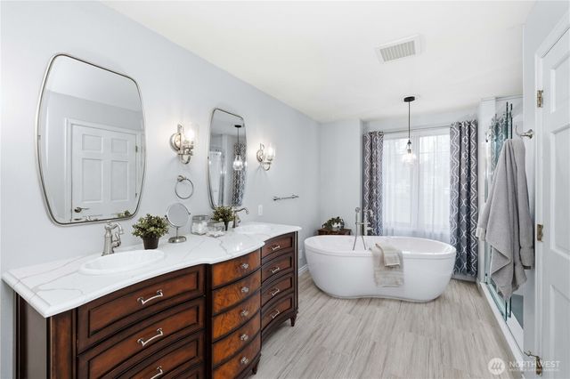 421 SW 335th Street, Federal Way, WA 98023