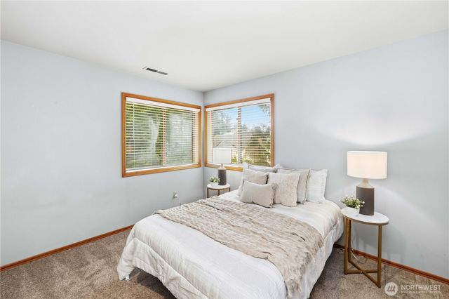 421 SW 335th Street, Federal Way, WA 98023