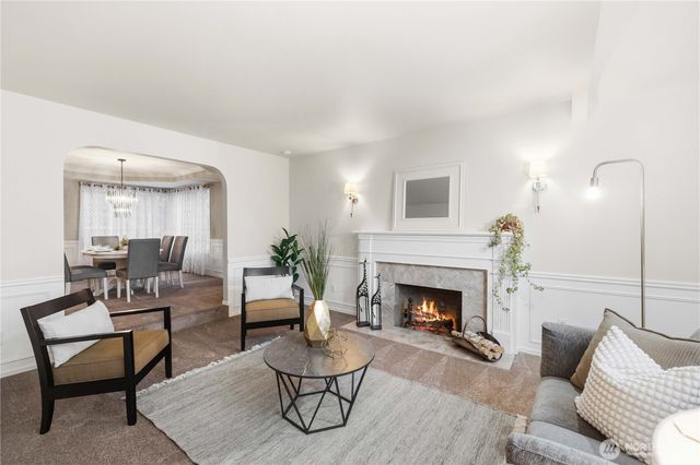 421 SW 335th Street, Federal Way, WA 98023