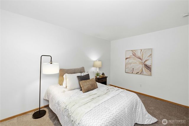 421 SW 335th Street, Federal Way, WA 98023