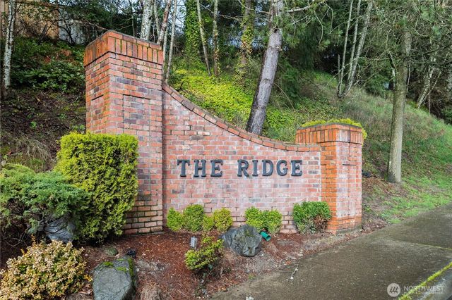 421 SW 335th Street, Federal Way, WA 98023
