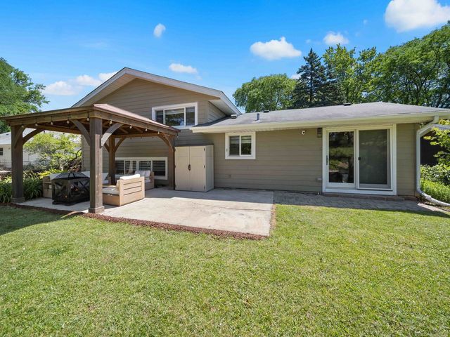600 S SPRINGINSGUTH Road, Schaumburg, IL 60193