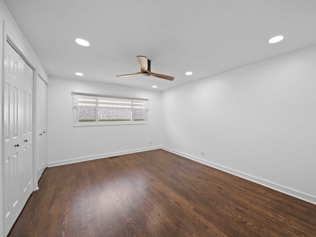 600 S SPRINGINSGUTH Road, Schaumburg, IL 60193