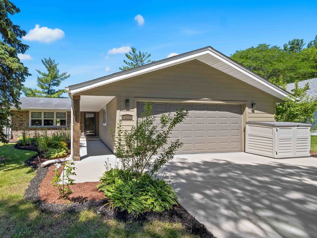 600 S SPRINGINSGUTH Road, Schaumburg, IL 60193