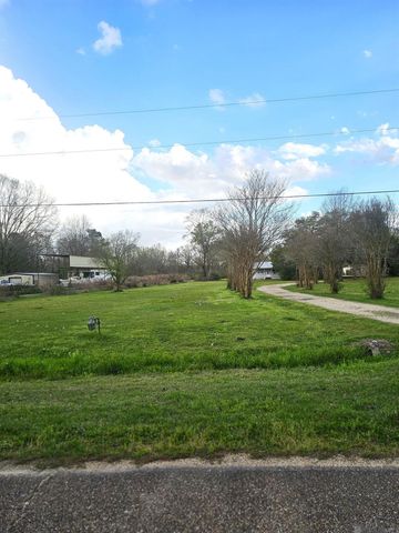 17238 Stoney Point Burch Rd, Pride, LA 70770