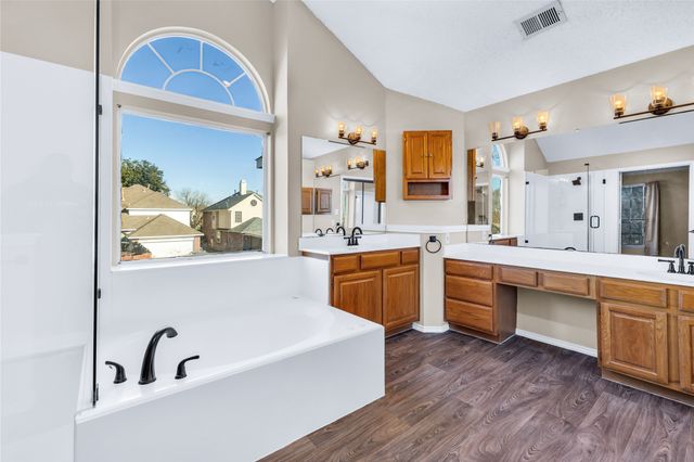 8213 Brentwood Street, Rowlett, TX 75088