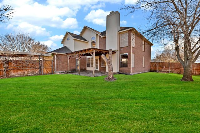 8213 Brentwood Street, Rowlett, TX 75088