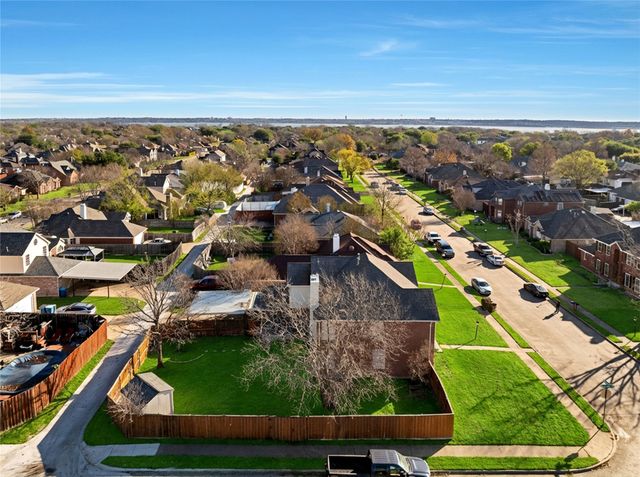 8213 Brentwood Street, Rowlett, TX 75088