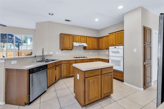 8213 Brentwood Street, Rowlett, TX 75088