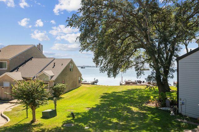 2006 Lakewood Court, Willis, TX 77318