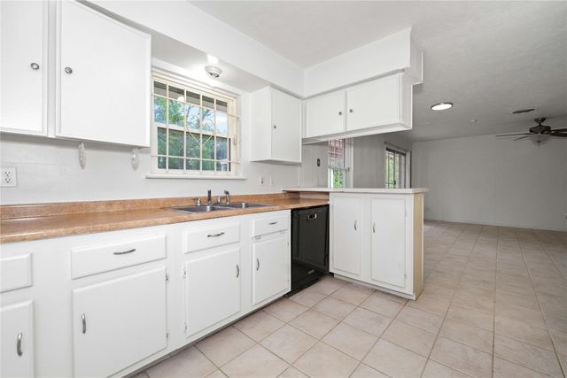 7122 Tanager Street, Houston, TX 77074