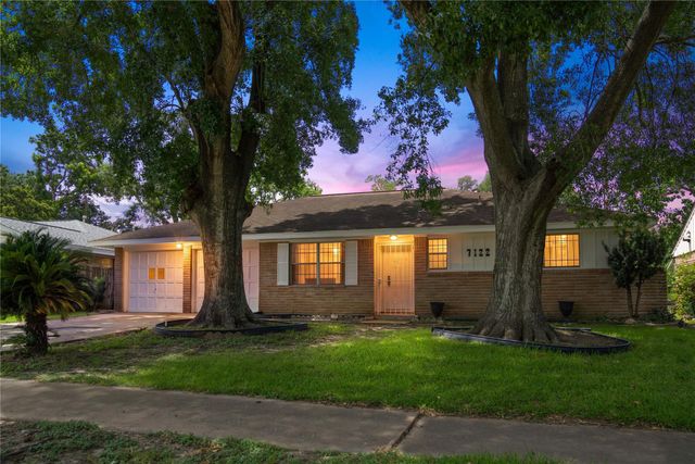 7122 Tanager Street, Houston, TX 77074