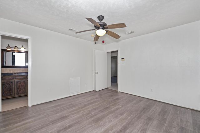 7122 Tanager Street, Houston, TX 77074
