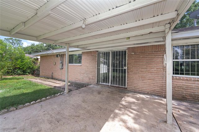7122 Tanager Street, Houston, TX 77074