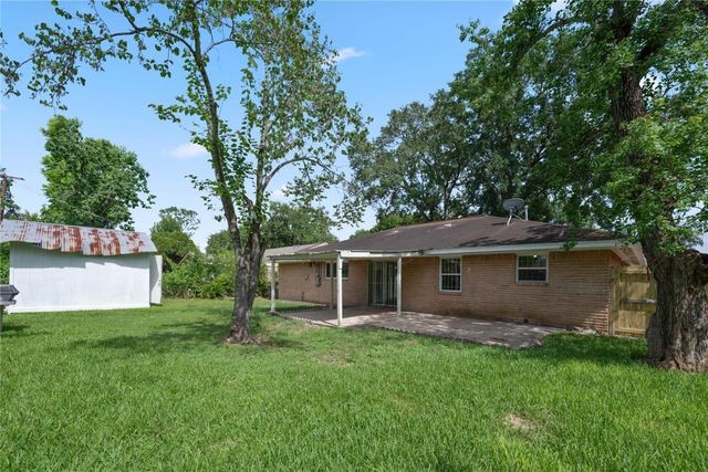 7122 Tanager Street, Houston, TX 77074