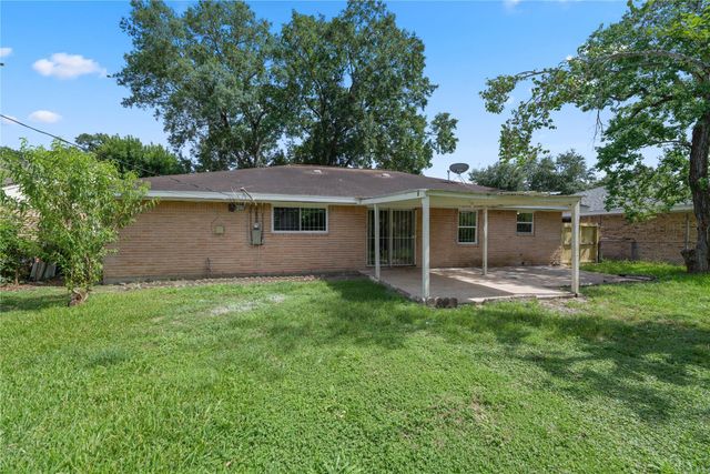 7122 Tanager Street, Houston, TX 77074