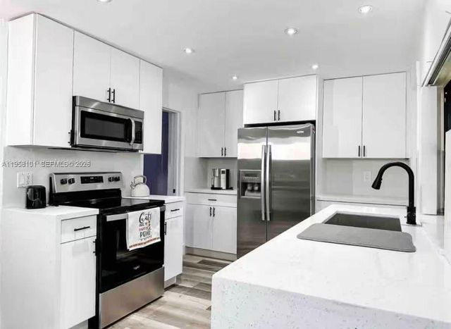 5750 N Andrews Ave, Oakland Park, FL 33309