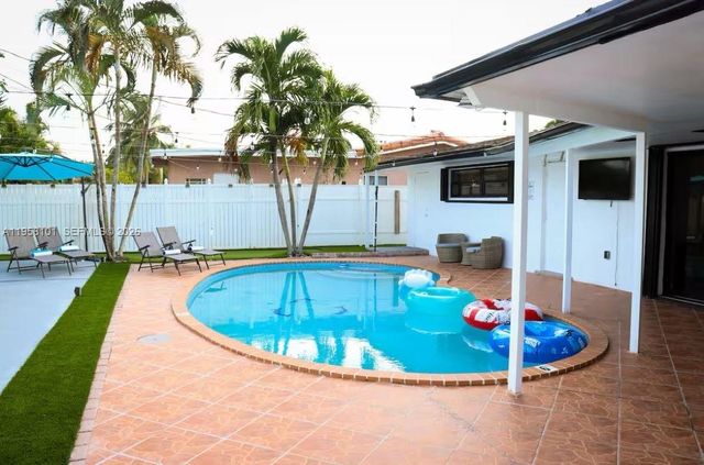 5750 N Andrews Ave, Oakland Park, FL 33309